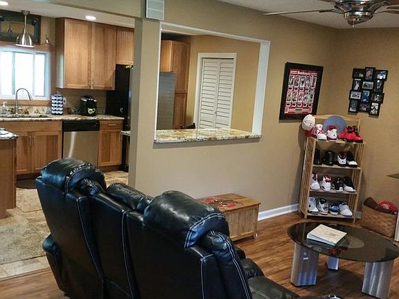 5th image of 4213 Westmont Dr