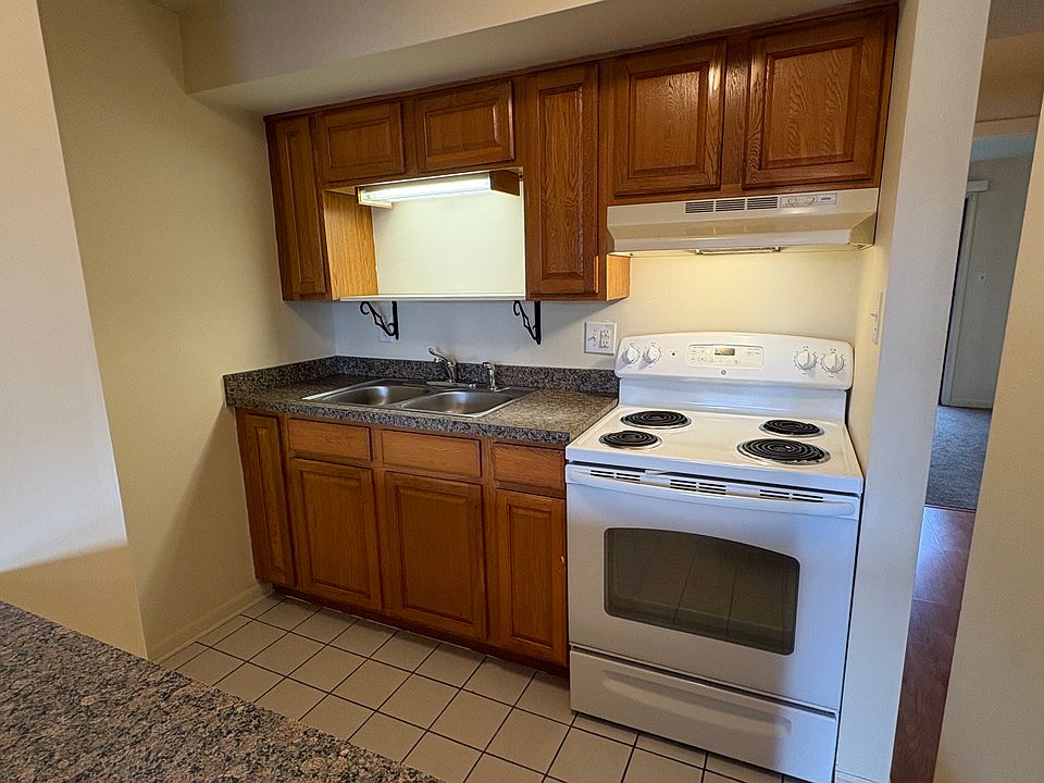 2nd image of 1331 Potomac Pl APT 4