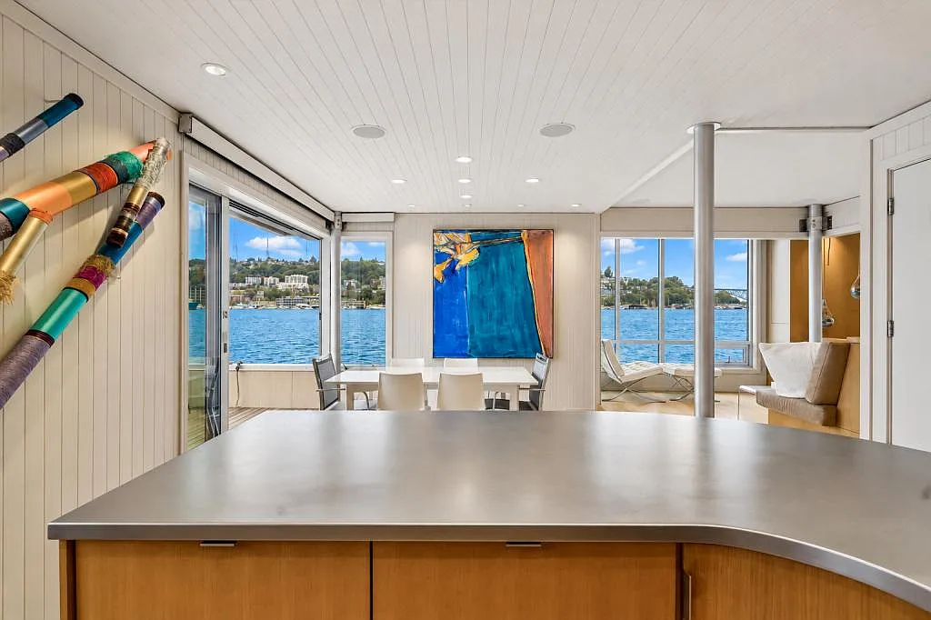 Luxury Lake Union Floating Home - 3 bedrooms — Photo 4