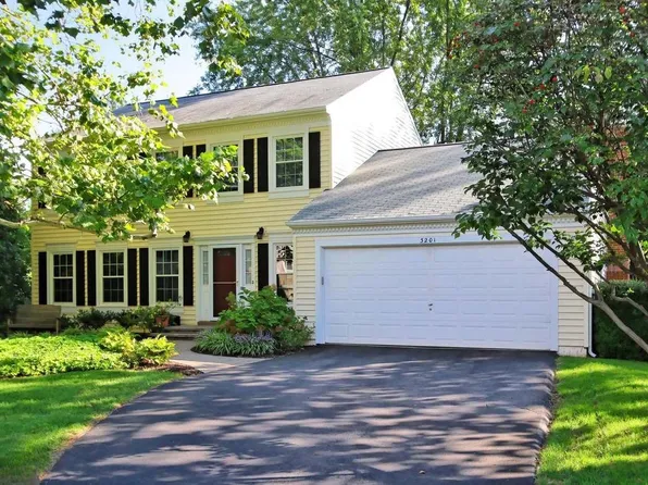 3201 Brynwood Pl, Herndon, VA 20171