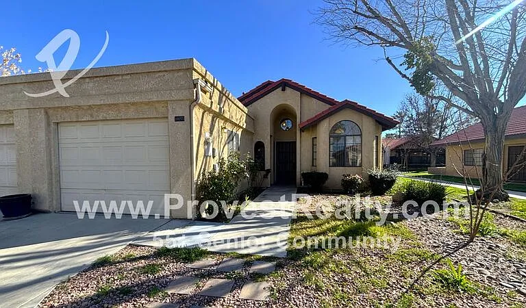 19053 Elm Dr — Photo 2