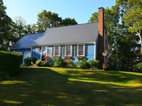 61 Arboretum Rd, Plymouth, MA 02360