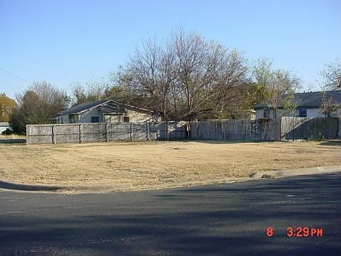 2nd image of 1610 N. Park