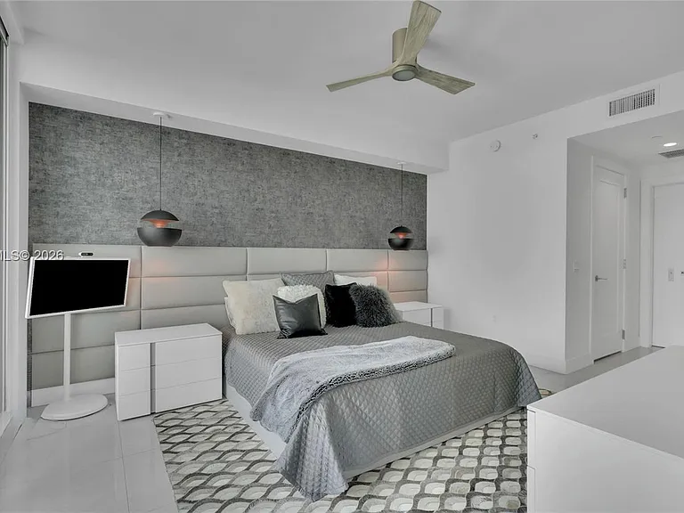 100 E Las Olas Blvd #2802 — Photo 11