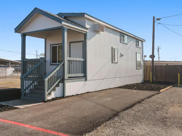 317 Moffat Blvd #14, Manteca, CA 95336