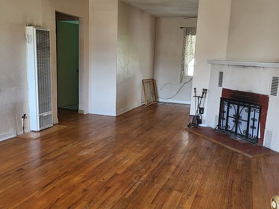 5th image of 2109 Madeira Dr NE