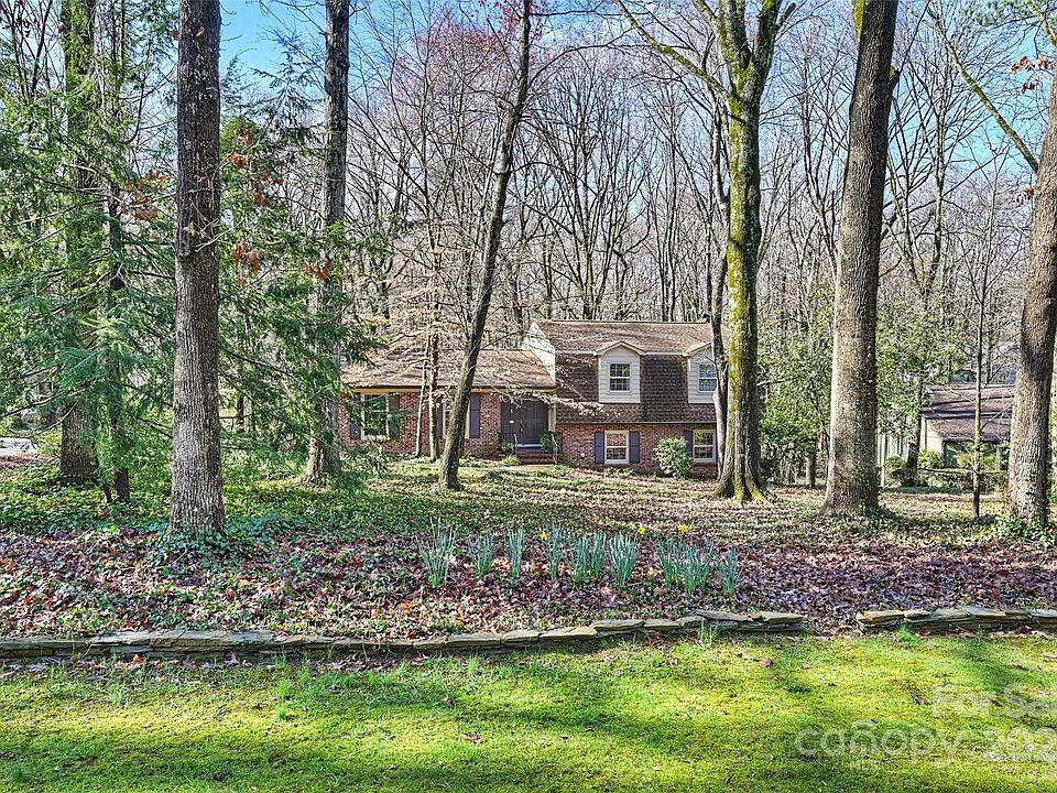 1st image of 813 Stratfordshire Dr