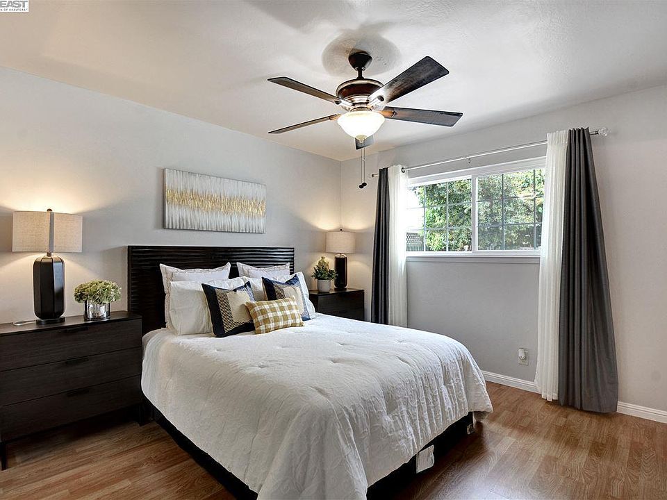 1st image of 5541A Fernwood Dr