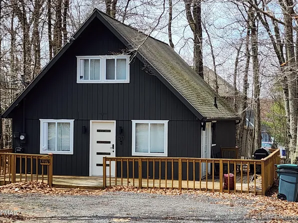1717 Rolling Hills Dr, Tobyhanna, PA 18466
