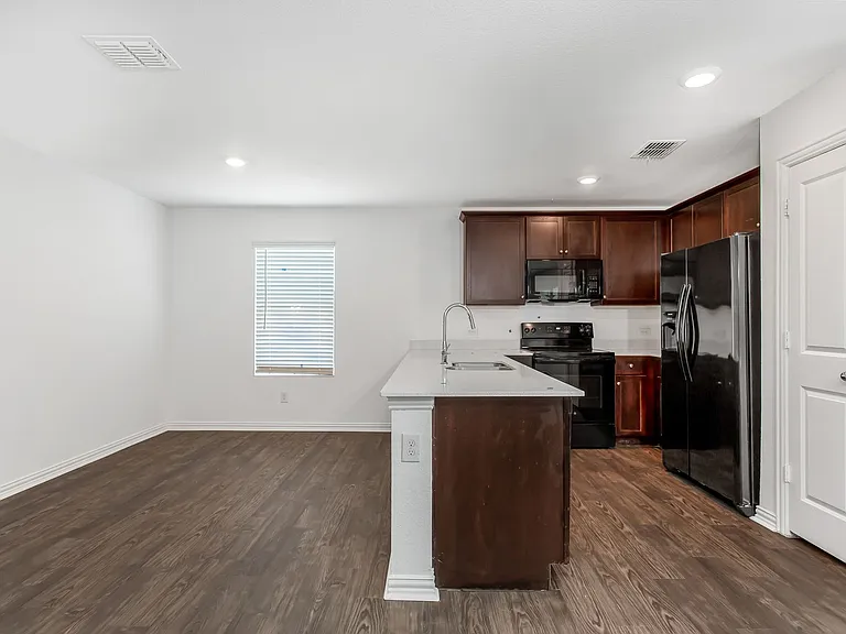9213 Marilyn Pl — Photo 11