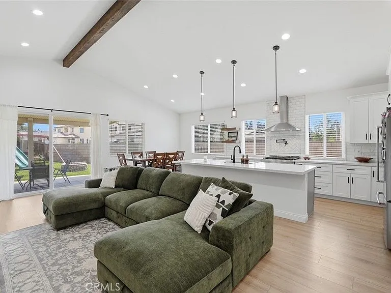 1610 Stone Creek Rd — Photo 3