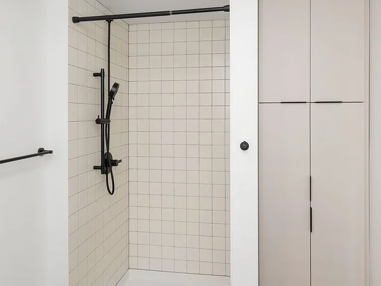CHRONICLE: Stylish Wallingford Studios with Full Appliance Package & Premium Amenities — Photo 51