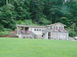 1817 Tucker St, Hickory, NC 28601