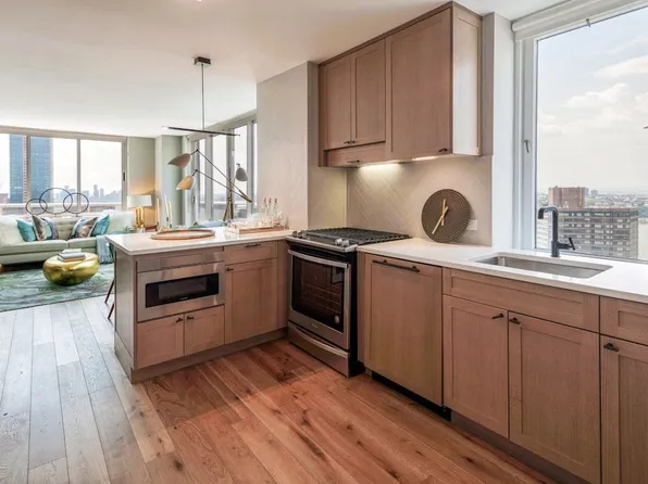 560 West 43rd Street image 1 of 23