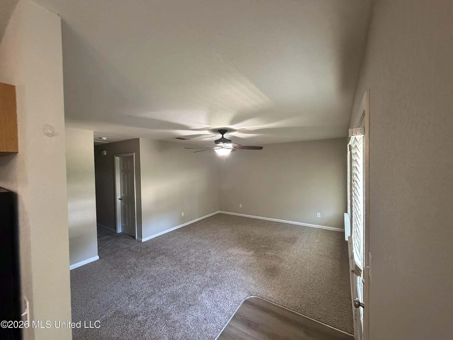 3 bed, 2.0 bath, 1750 sqft, $1,800 — Photo 2