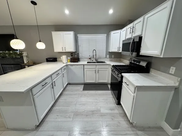 10560 Clarion River Dr, Las Vegas, NV 89135