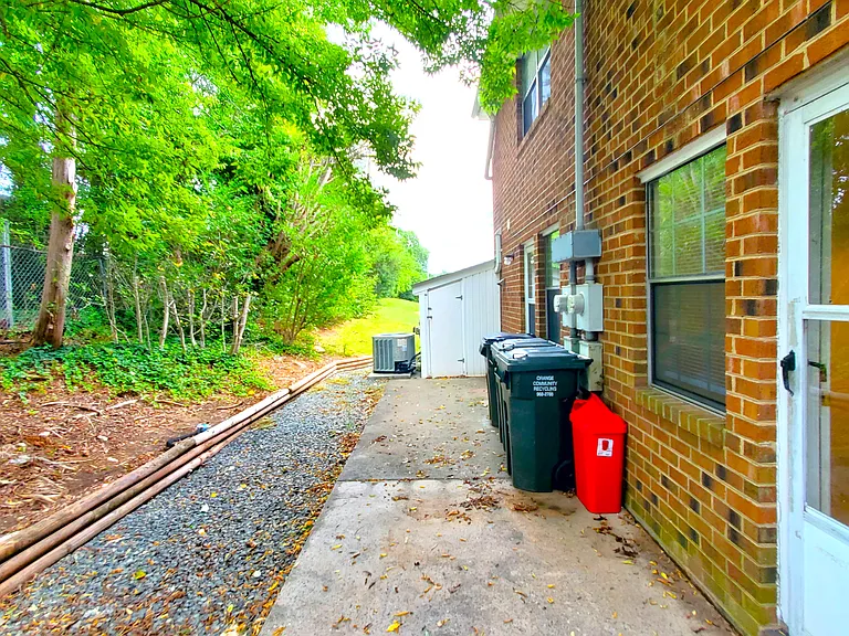 1002 Willow Dr #109 — Photo 17