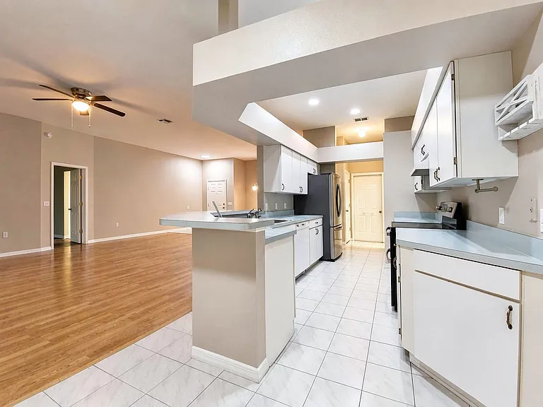 7047 Hazeltine Cir — Photo 6