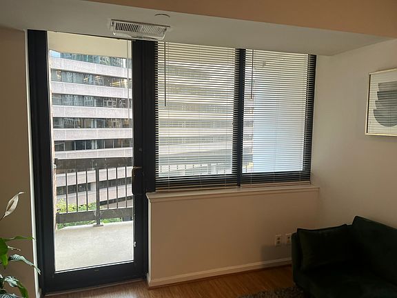 5th image of 1805 Crystal Dr APT 615