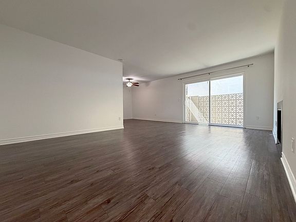 4th image of 16941 Hoskins Ln APT 1