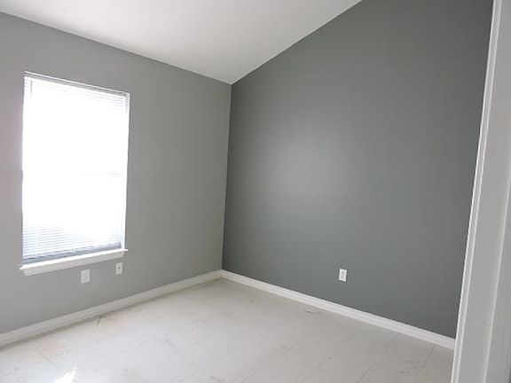 3rd image of 3807 Sunflower Ave