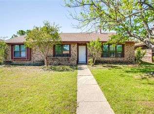 916 Hunters Glen Dr, Mesquite, TX