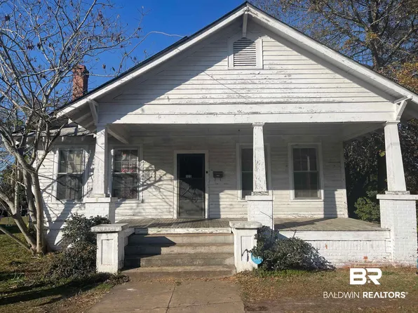 323 E Horner St, Atmore, AL 36502