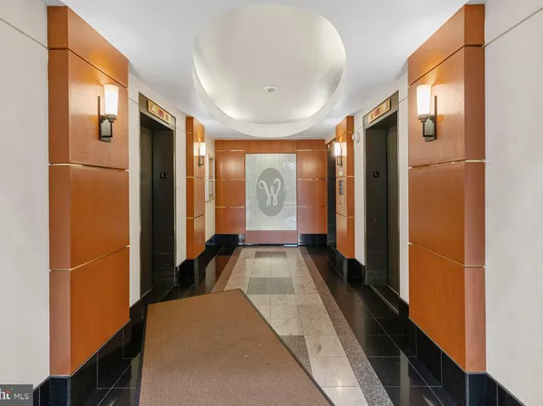307 Yoakum Pkwy APT 920, Alexandria, VA 22304