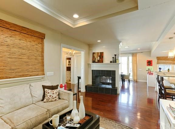 4th image of 2560 Oxford Ln