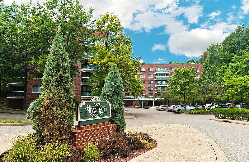 1st image of 609 S Orange Ave.W  3N #3N