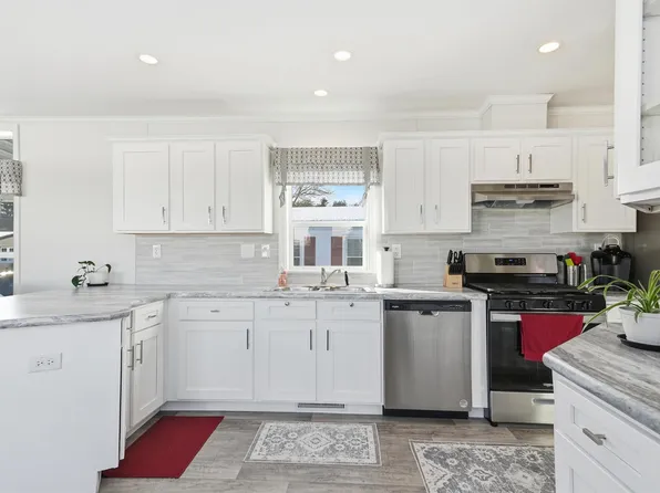 65 Caddy Drive, Salem, NH 03079