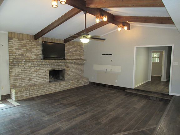 4th image of 208 Opal St