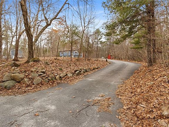 3rd image of 33 Carpenter Rd