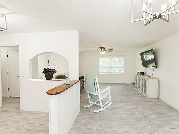 4th image of 3409 Cedar Ln