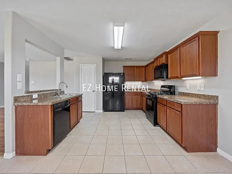 16267 Silver Wing Ln — Photo 8