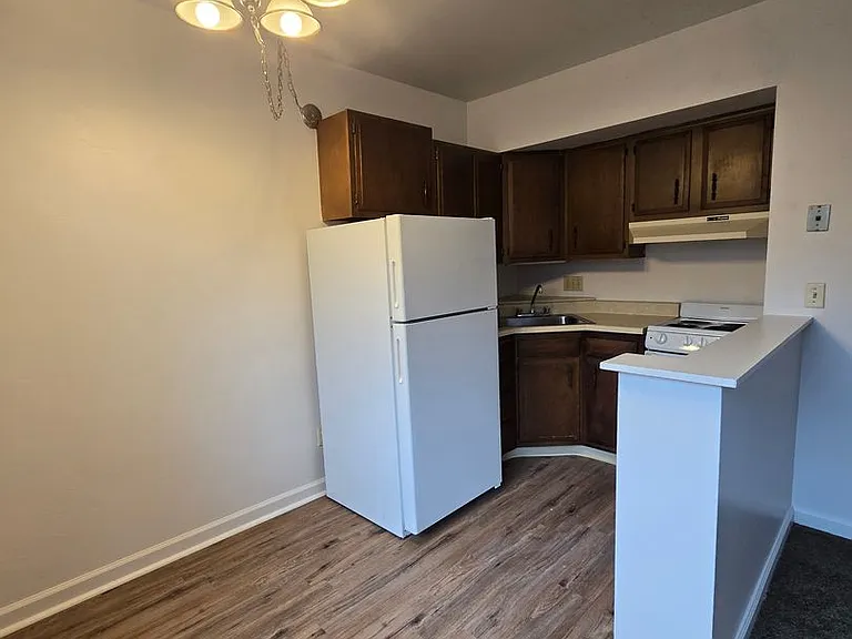 924 Seneca Ct — Photo 24