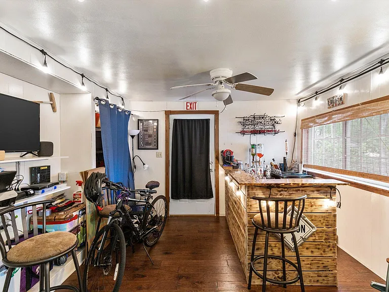 3508 W Biddison St — Photo 18