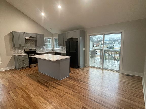 3rd image of 66 Thoroughbred Ln