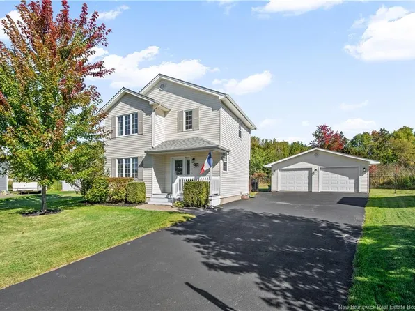 96 Nicolas St, Dieppe, NB E1A 8L7