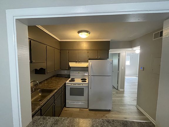 3rd image of 3225 Avenue S #78bbf497d