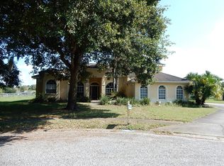 902 Hillary Cir, Lutz, FL 33548