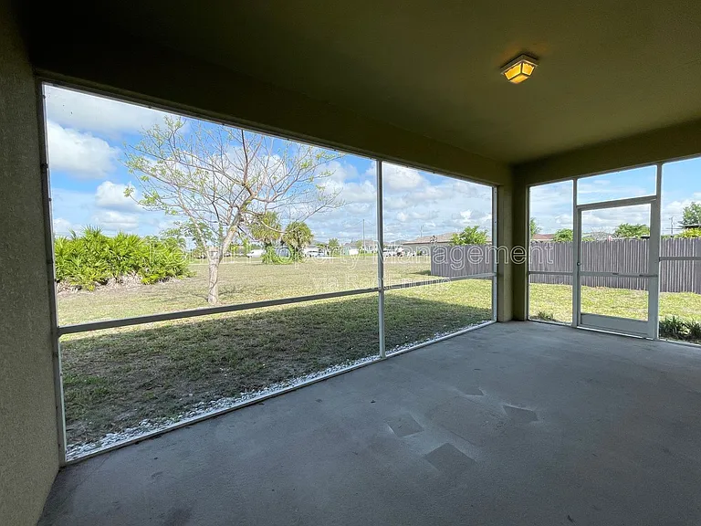1622 SW 16th Ct — Photo 18