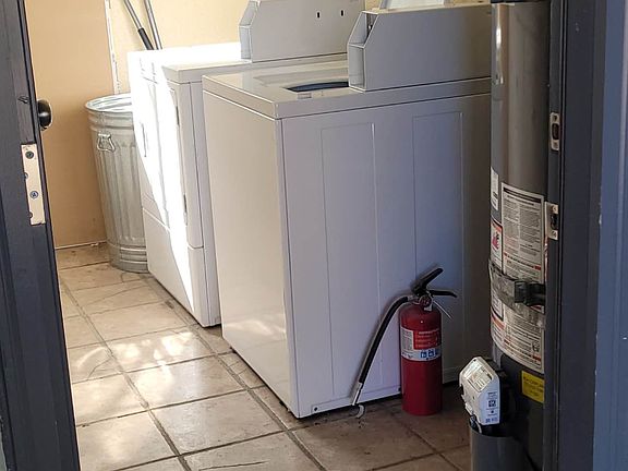 5th image of 3236 Williamsburg Dr APT 1