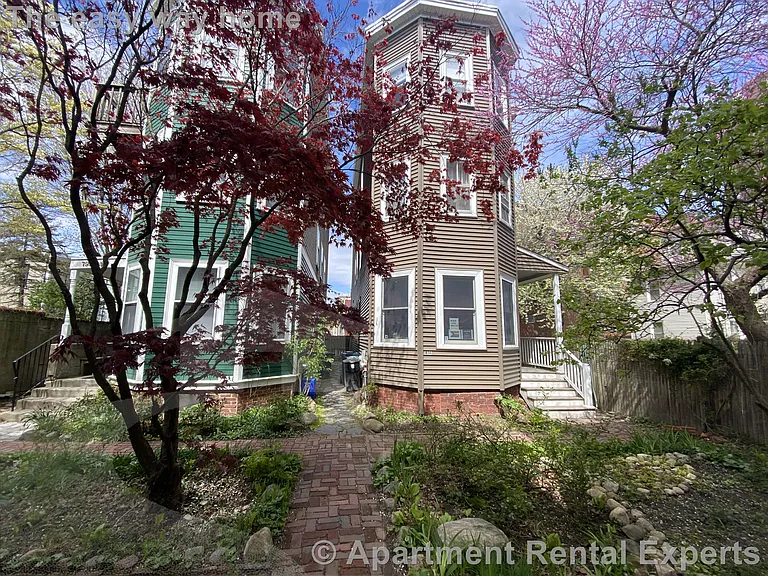 81A Tremont St #2 — Photo 11