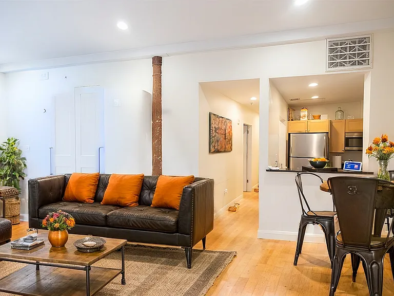 460 Harrison Ave #302 — Photo 2