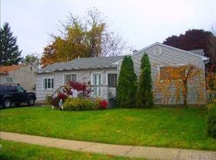 139 Morton Blvd, Plainview, NY 11803