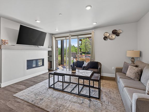 4th image of 2331 Mesa Rd #D-4