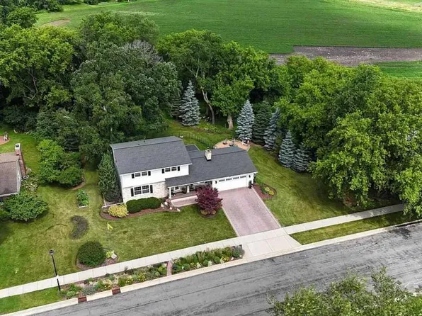 900 Woodview Dr, Sun Prairie, WI 53590