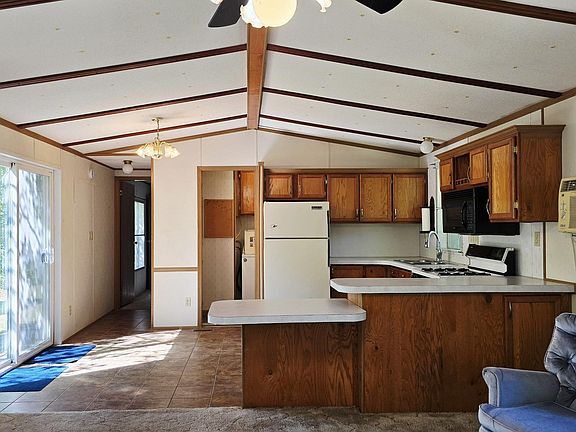 5th image of 7642 Pete Ln NW