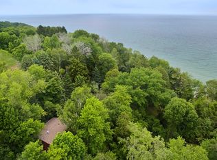3878 Pierron Ln, Port Washington, WI 53074